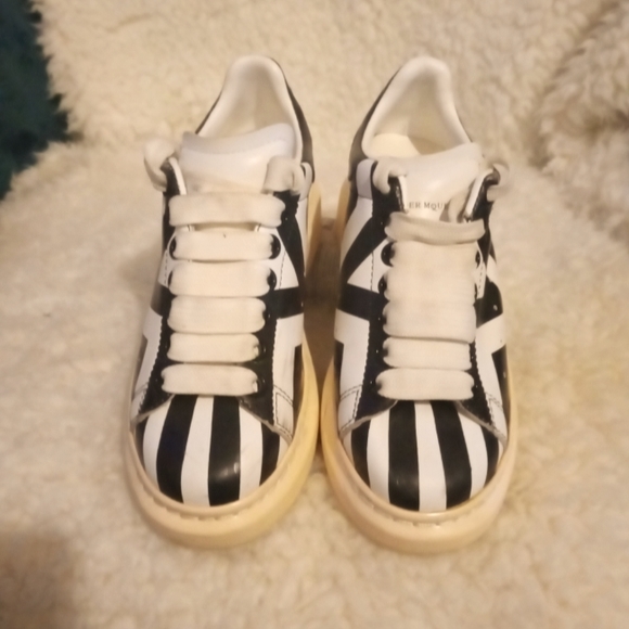 Alexander MQueen Sneakers - Picture 3 of 3